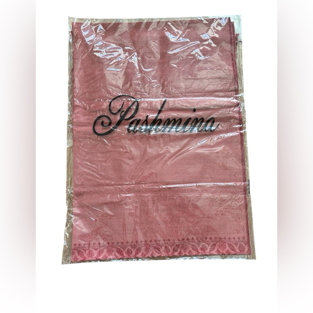 Pashmina - Picture 2 of 3
